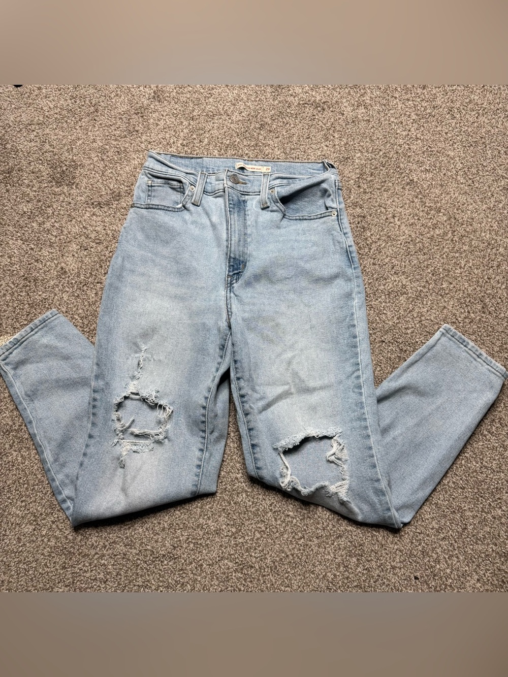 Levi’s high waisted mom jeans